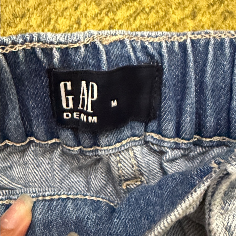 GAP Classic Blue Denim Shorts size: M - Picture 2 of 5